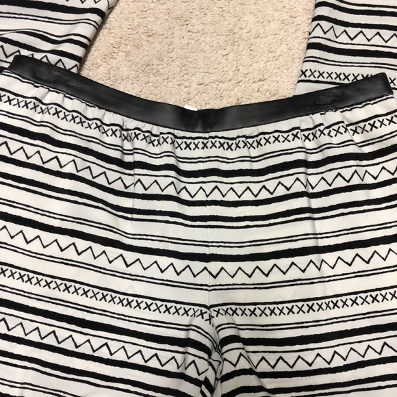 BCBGeneration fun patterned pants. Size M. Worn once! - Picture 2 of 7